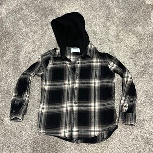 Old Navy hooded flannel size small (6-7)